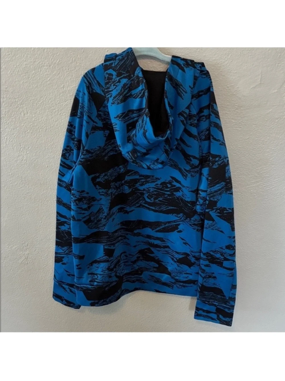 Nike Boys Dri Fit Camo Blue and Black Hoodie Kangaroo Pockets Hooded Large